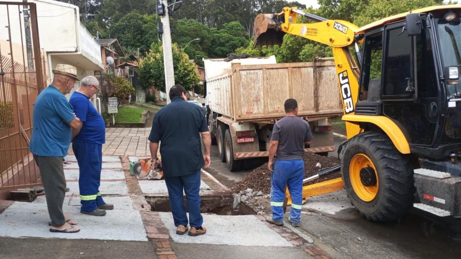 Secretaria de Obras atende demanda da comunidade no bairro Duque de Caxias